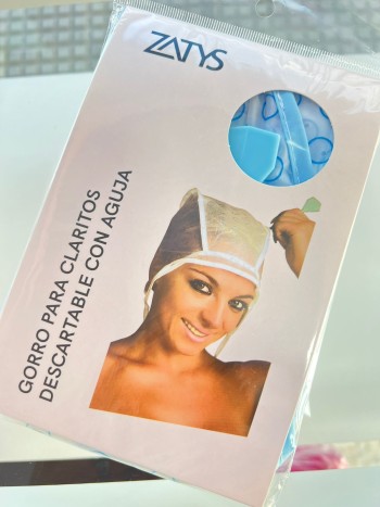 GORRO PARA CLARITOS CON AGUJA