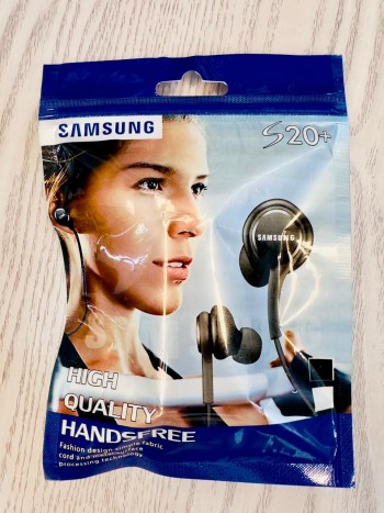 Auricular AKG Samsung con Cable