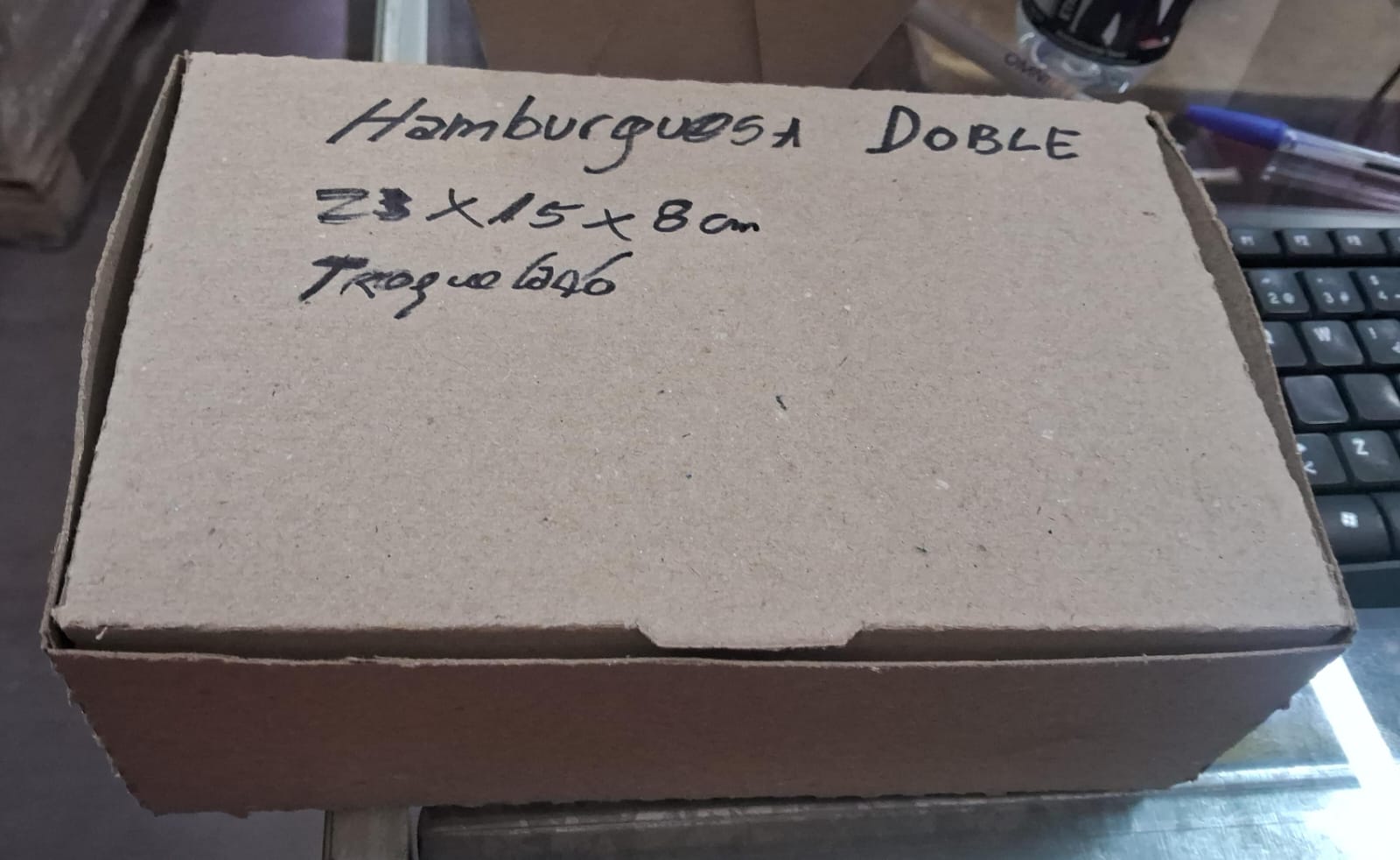 HAMBURGUESA DOBLE TROQUELADO 23X15X8 -100-