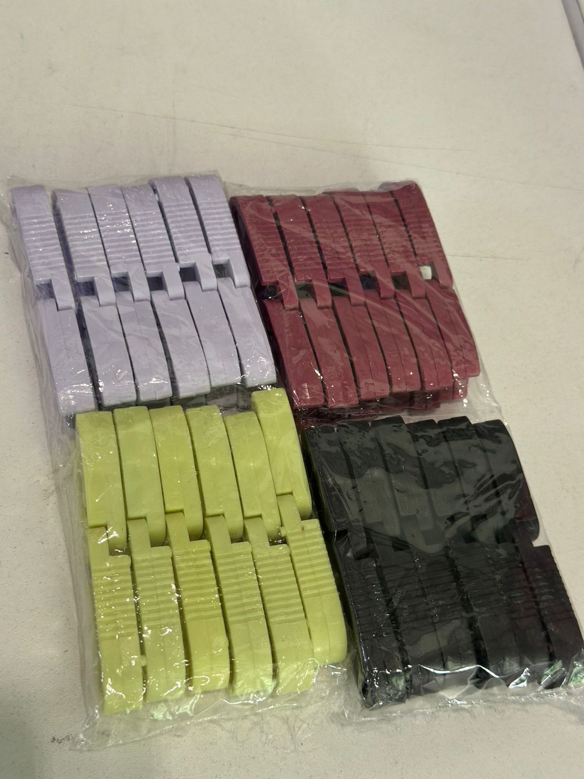 Broches plásticos para Tender x 12