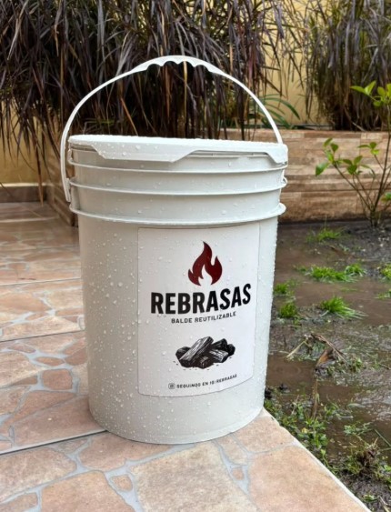 Carbón premium ReBrasas con Balde - REBRASAS