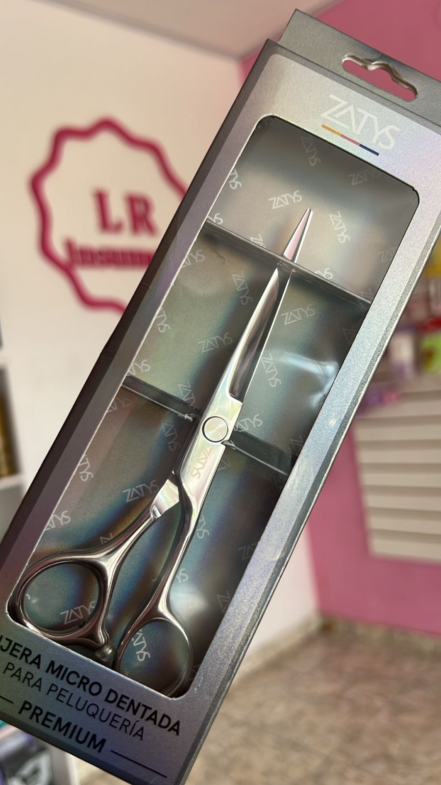 TIJERA MICRODENTADA